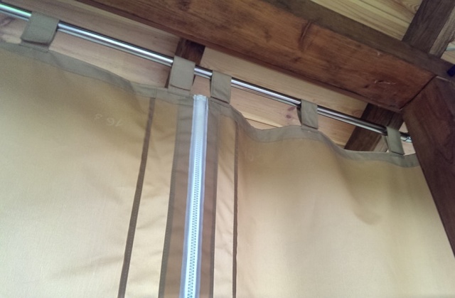 Карнизы для уличных штор 