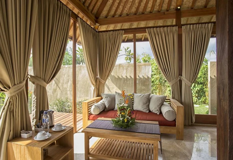 Уличные шторы